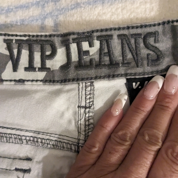 VIP JEANS - Picture 5 of 6